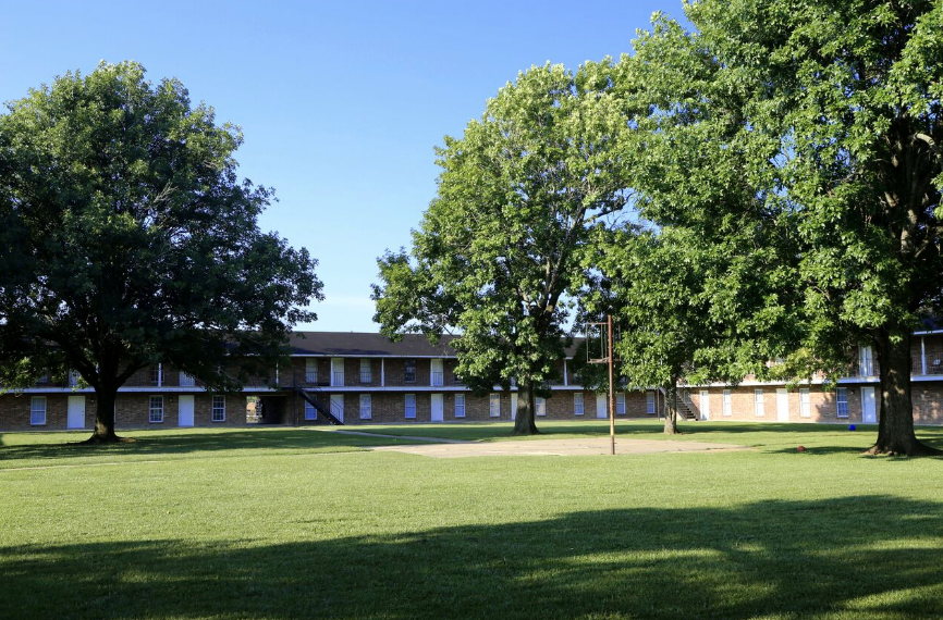 PineSquareApartment_Courtyard